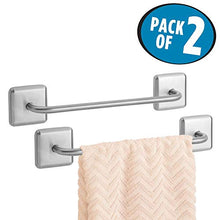 mDesign Set da 2 portasciugamani da bagno senza montaggio – Barra porta asciugamani adesiva per salviette, asciugamani per sauna e degli ospiti – Appendi asciugamani da parete in acciaio – Argento