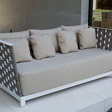 Divano da Esterno, L 82 cm - H 80 cm - L 204 cm, Cuscini antimacchia, a Intreccio Effetto Legno, RIF. in Alluminio b.co, Resistente all'Usura e agli Agenti atmosferici