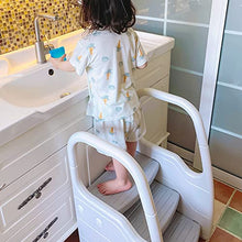 Creator-Z Sgabello da Pediera con braccioli Antiscivolo Progettato Appositamente per i Bambini con 2 Scalini Sedile per Addestramento per WC, Sgabello per Bambini in Bagno,Grigio,3 Step