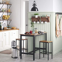 VASAGLE Set di 2 Sgabelli da Bar, Sedie da Pranzo Alte, per Cucina, Sala da Pranzo, Soggiorno, Stile Industriale, Marrone Vintage e Nero LBC65X