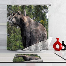 Combinazione Bagno. Immagini Chiare E Colori Vivaci Rendono Il Tuo Bagno Pieno di Vita. Accessori da Bagno. L'Orso nella Foresta.