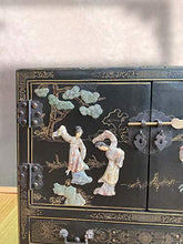 Cassettiera asiatica (41 x 61 x 71 cm) in narghilè – Nero – con noccioli in pietra ollare intagliati