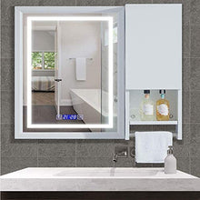 Mopoq Armadietto a specchio da bagno a parete vanità bianco, alluminio montato specchio con visualizzazione del tempo + luce del LED + antinebbia