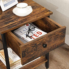 VASAGLE Comodino, Tavolino Divano con Cassetto e Ripiano, Struttura in Metallo, Montaggio Facile, per Camera da Letto Soggiorno, Stile Industriale, Marrone Vintage e Nero LET55BX