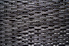 PrimoLiving Elegante panchina da giardino in polyrattan con morbido cuscino in grigio scuro nero