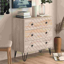 Comodino con 3 cassetti con maniglie in metallo e corridori, unico pannello posteriore e design unico a zig zag
