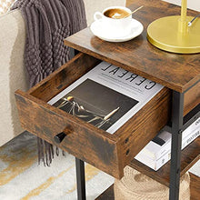 VASAGLE Comodino, Tavolino Alto con un Cassetto e 2 Ripiani Portaoggetti, Salvaspazio, Tavolino in Stile Industriale, Marrone Vintage e Nero LET502B01
