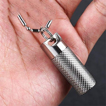 GUOGUODA 2 Pezzi,Mini Bottiglia ermetica Portatile Impermeabile in Titanio,Bottiglia di Emergenza per Sopravvivenza a Secco all'aperto,45 mm * 15 mm + 35 mm * 12 mm