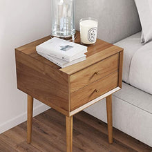 Nathan James 32704 Harper Mid-Century - Comodino in legno di quercia con 2 cassetti, tavolino laterale con contenitore, colore: Marrone