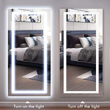 Qimh 65x61 cm specchio verticale da parete illuminato a LED con cornice in alluminio, specchio rettangolare da appendere alla camera da letto e al bagno