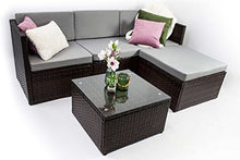 AVANTI TRENDSTORE - Adelino - Set da giardino con tavolino incluso, in polirattan marrone scuro e vetro, cuscini di seduta in grigio