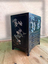 Cassettiera asiatica (41 x 61 x 71 cm) in narghilè – Nero – con noccioli in pietra ollare intagliati