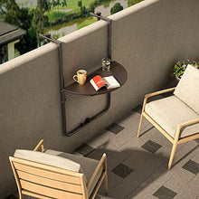 BAKAJI Tavolo Tavolino da Ringhiera per Esterno Balcone Pieghevole Salvaspazio Altezza Regolabile Struttura in Metallo e Piano in Polyrattan xon Portabicchieri Dimensione 60x64cm (Marrone)