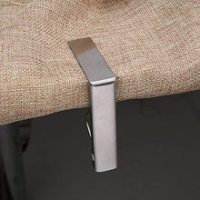 Clip per tovaglia 2 pezzi Supporto per tovaglia in acciaio inossidabile Triangolo d'argento Morsetti per copritavolo Strumento fisso per mobili per cucina domestica Festa di matrimonio Picnic BBQ
