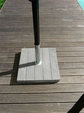 Maffei Art 304b Base Cemento per ombrelloni con Effetto Legno sulla Parte Superiore. Peso kg. 20. Made in Italy