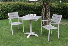 Milani Home s.r.l.s. Set Tavolo Giardino Quadrato Fisso con Piano in Polywood 70 X 70 con 2 Poltrone in Alluminio Tortora da Esterno