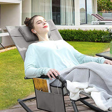 SONGMICS Sedia da Giardino, Lettino Prendisole, Sdraio a Dondolo con Poggiatesta e Taschina Laterale, Struttura in Ferro, Teslin Traspirante, Confortevole, Max Portata 150 kg, Grigio GCB23GY