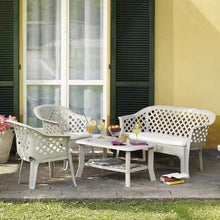 Ipae-Progarden S.P.A. IPAE-PROGARDEN Set da Giardino 1 Panchina, 2 Poltrone, 1 Tavolino con Cuscino Bianco-Modello Veranda, Resina, 4 Pezzi
