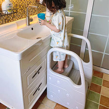 Creator-Z Sgabello da Pediera con braccioli Antiscivolo Progettato Appositamente per i Bambini con 2 Scalini Sedile per Addestramento per WC, Sgabello per Bambini in Bagno,Grigio,3 Step
