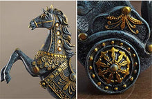 HYLL Cremagliera del Vino del Vino della Bottiglia Pony Statua Titolare Potabile nella Tabella Decorativo armadietti del Vino - Pratica Scultura Decorazioni Mestieri Vino da tavola armadietto.