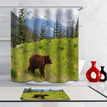 Combinazione Bagno. Immagini Chiare E Colori Vivaci Rendono Il Tuo Bagno Pieno di Vita. Accessori da Bagno. L'Orso Sull'Erba.