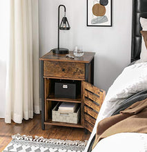 VASAGLE Comodino con Cassetto, Tavolino con Scomparto e Anta a Persiana, Mobiletto per Camera da Letto, Salotto, Struttura in Metallo, Stile Industriale, Marrone Vintage e Nero LET063B01
