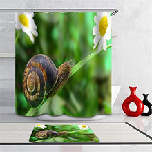 Combinazione Bagno. Immagini Chiare E Colori Vivaci Rendono Il Tuo Bagno Pieno di Vita. Accessori da Bagno. Lumaca. Fiore.