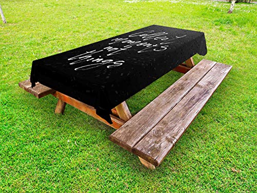 ABAKUHAUS Detto Tovaglia da Esterno, Empowering Positivo Tema, Tovaglia da Picnic Lavabile Decorativa, 145 cm x 265 cm, Grigio Scuro e Bianco