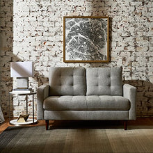 Marchio Amazon - Rivet, divano trapuntata modello Cove, stile mid-century, versione amorino, larghezza 143 cm, colore grigio chiaro