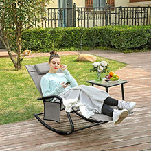 SONGMICS Sedia da Giardino, Lettino Prendisole, Sdraio a Dondolo con Poggiatesta e Taschina Laterale, Struttura in Ferro, Teslin Traspirante, Confortevole, Max Portata 150 kg, Grigio GCB23GY