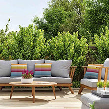 Celina Digby® Cuscino da giardino impermeabile per esterni, in fibra cava, quadrato, dimensioni 43 x 43 cm, 43 x 43 cm, motivo a strisce arcobaleno pixel