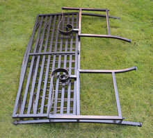 Garden Market Place Versailles-Panca da Giardino Pieghevole in Metallo, Finitura Bronzo Antico, Marrone, 119 X 86 X 42CM